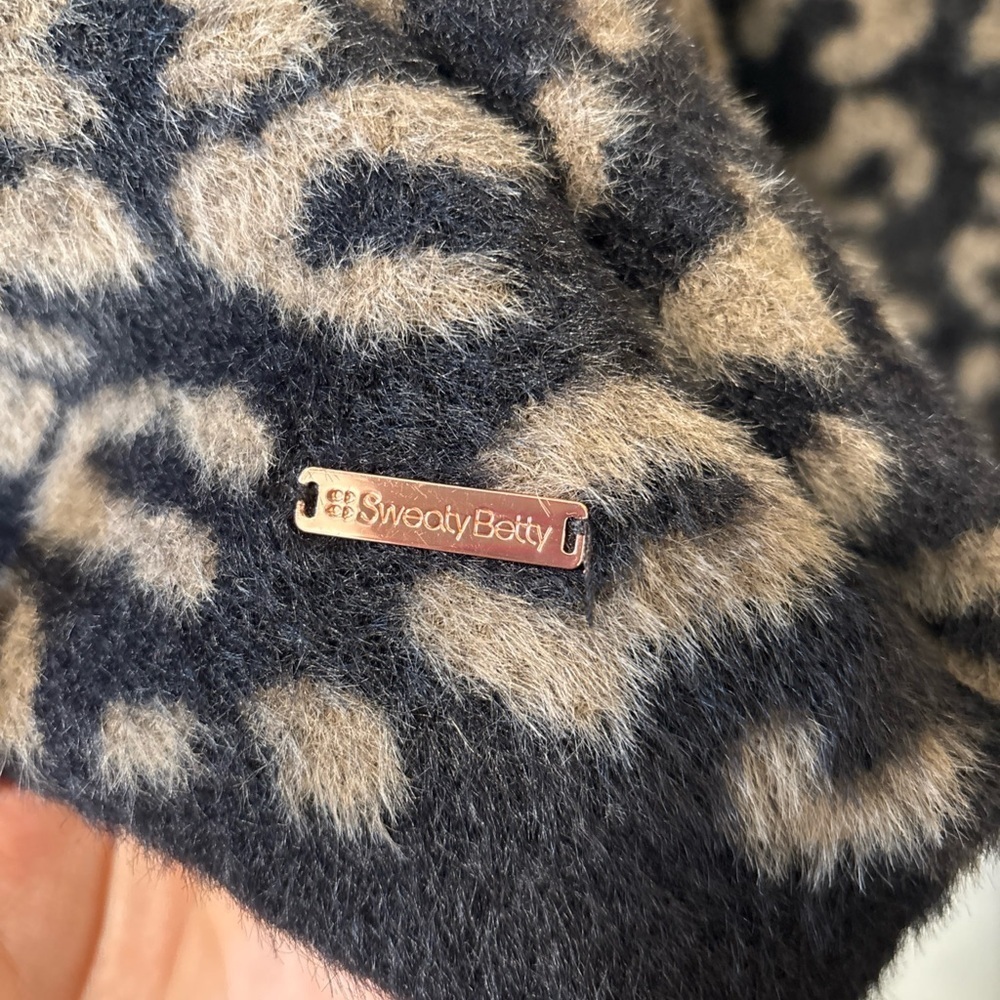 Sweaty Betty Islington Relaxed Fit Faux Fur Leopard Print Jumper Sweater Fuzzy M - Picture 6 of 8